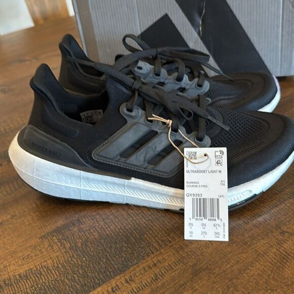 Adidas UltraBoost Women’s 10 NIB - Picture 3 of 8